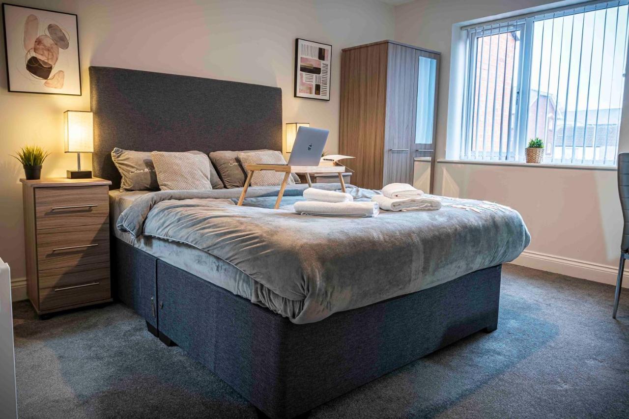 1 Bed House At Velvet Serviced Accommodation Swansea With Free Parking & Wifi - Sa1 Экстерьер фото